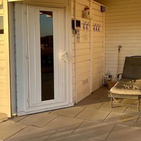 Wellnorama 1 - Wellnessferienhaus Mit Pool, Sauna Und Eigenem Whirlpool Mitten In Deutschland Nyaraló *